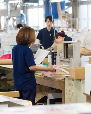 理想の色と、こころからの仕上げを。の背景